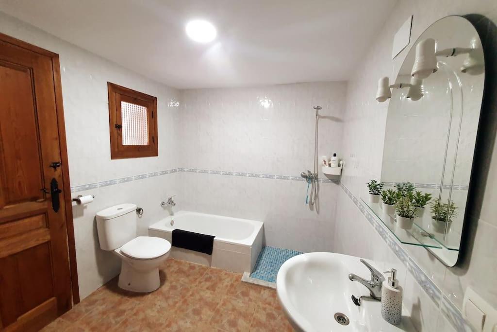 Casa Arriba Village House In Zarra Ngoại thất bức ảnh